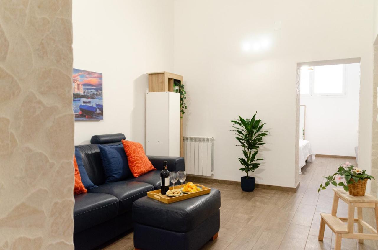 Modern Stone Apartment In The Heart Of バーリ エクステリア 写真