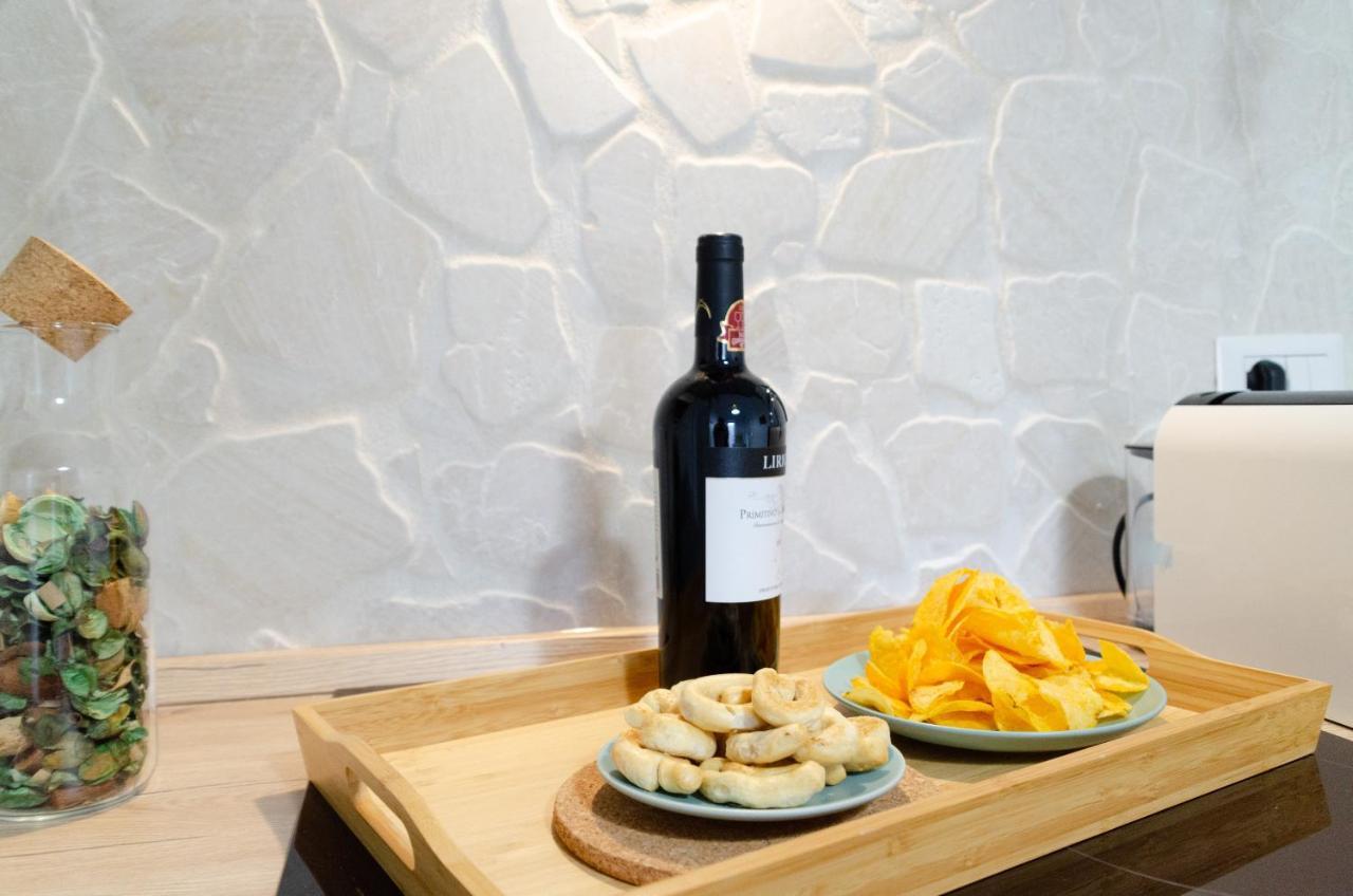 Modern Stone Apartment In The Heart Of バーリ エクステリア 写真