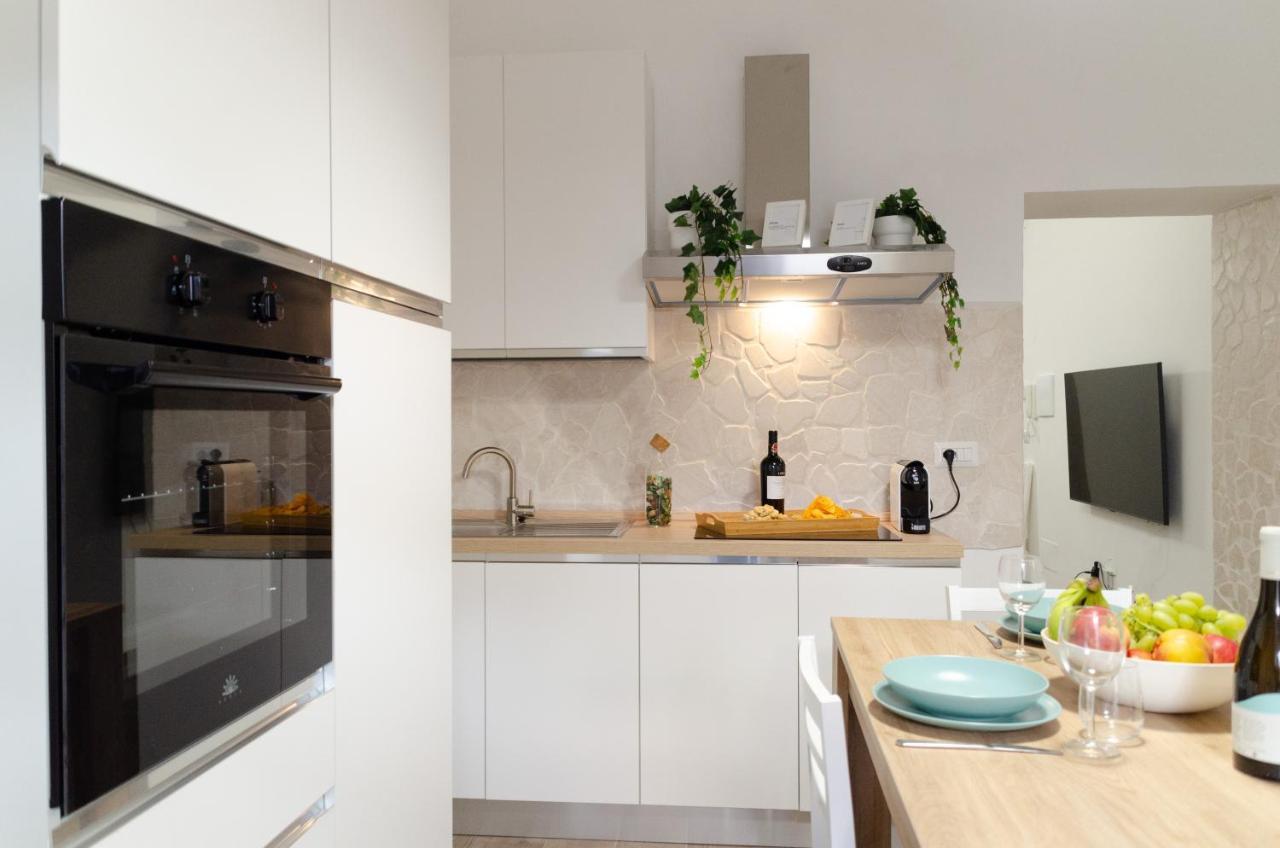 Modern Stone Apartment In The Heart Of バーリ エクステリア 写真