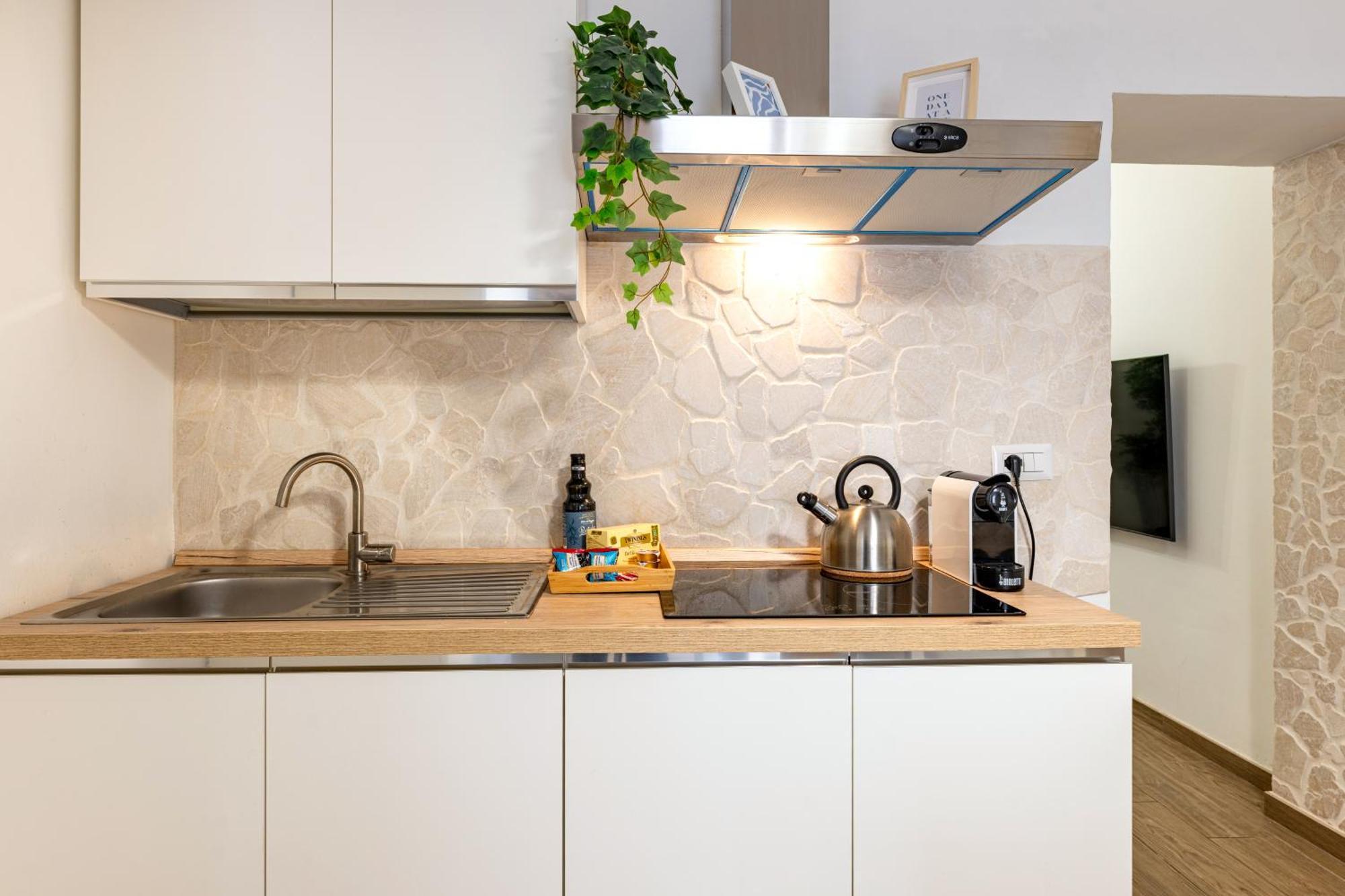 Modern Stone Apartment In The Heart Of バーリ エクステリア 写真